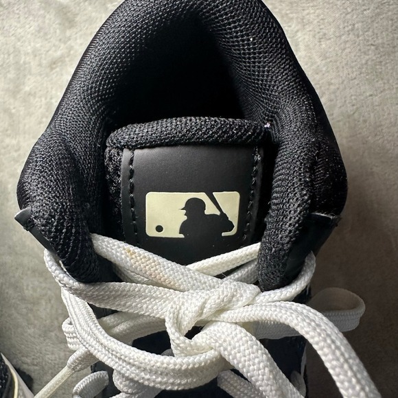 NEW Under Armour Mid TPU Baseball Cleats Men Size 6.5 Black White 1278738-011 - Picture 7 of 10